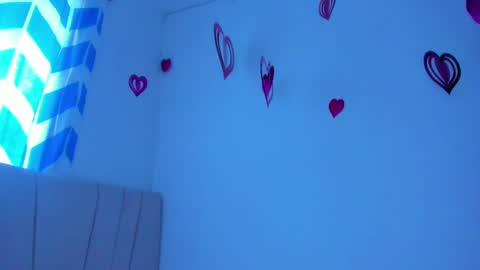 Snapshot of alice_lacroux chatting on February 12, 2:54 pm Alice online show from February 12, 2:54 pm