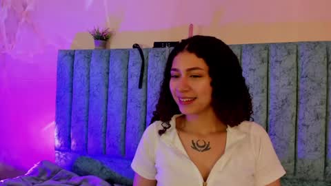 alice and amber online show from December 4, 7:33 am