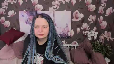 Alice online show from December 4, 1:44 pm