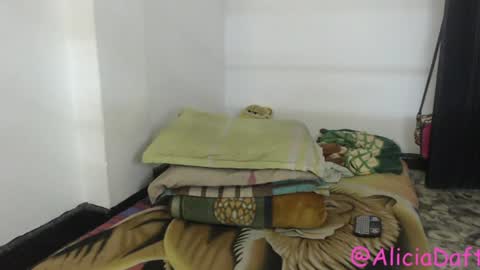 Alicia Aldara online show from July 12, 2:53 pm