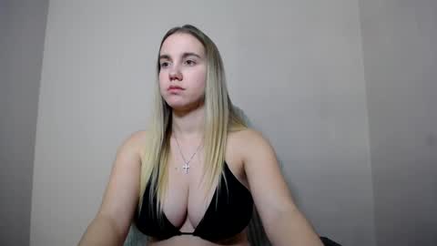 Alice online show from November 9, 8:00 pm