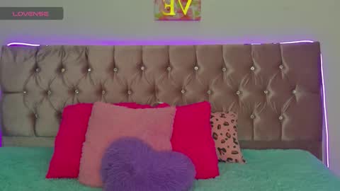 alice_summer1 online show from March 8, 11:09 pm