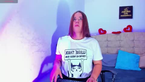 alice_summer1 online show from December 14, 3:02 am