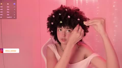 Alice  online show from November 19, 6:18 pm