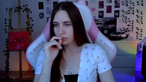 Snapshot of alicecharmy chatting on October 20, 7:13 am alicecharmy online show from October 20, 7:13 am