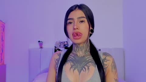 Alice  online show from October 22, 7:15 pm