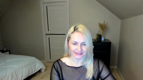 Alicee online show from November 8, 7:50 pm