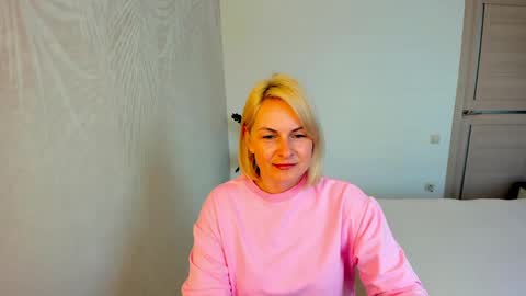 Alicee online show from April 28, 8:40 am