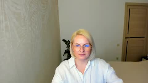 Alicee online show from April 14, 7:06 pm