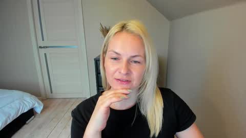 Snapshot of alicee__grace chatting on October 20, 8:52 am Alicee online show from October 20, 8:52 am