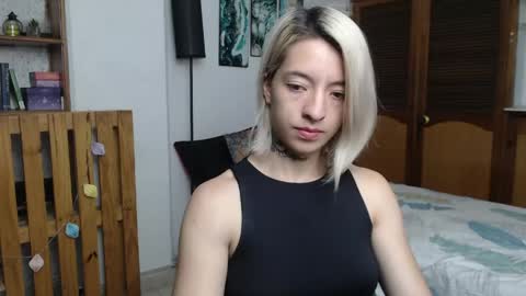 alicee_logan_ online show from May 2, 2:28 am