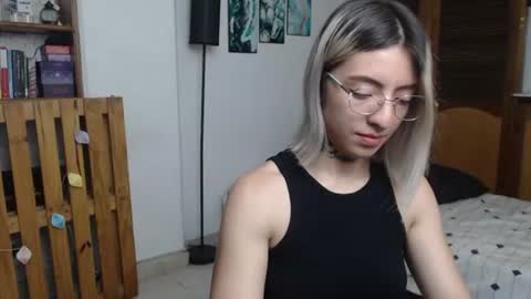 alicee_logan_ online show from July 19, 2:47 am