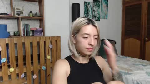 alicee_logan_ online show from April 25, 2:25 am