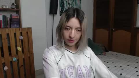 alicee_logan_ online show from July 27, 1:58 am