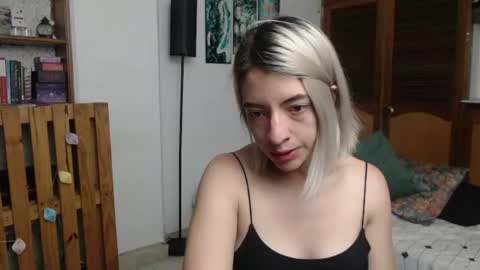 alicee_logan_ online show from June 21, 1:56 am