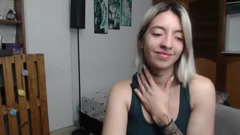 alicee_logan_ online show from June 15, 3:09 am