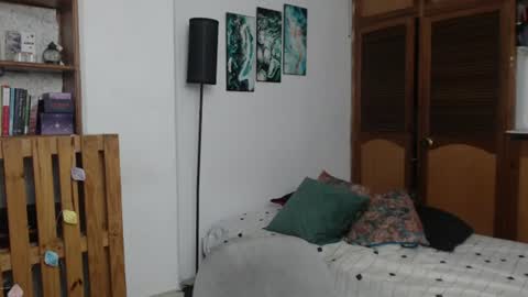 alicee_logan_ online show from July 4, 3:43 am