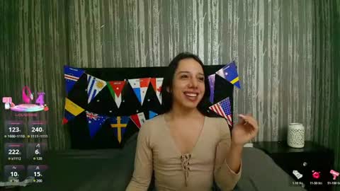 alicee_moonn online show from June 14, 5:15 pm