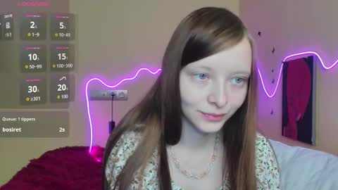 Snapshot of alicehariss chatting on October 8, 1:35 am Alie online show from October 8, 1:35 am