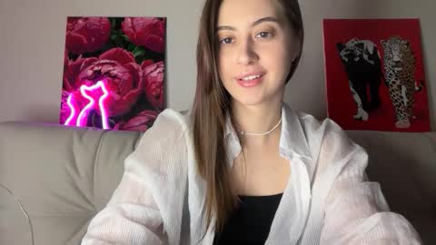 aliceinlustland online show from May 21, 7:42 pm