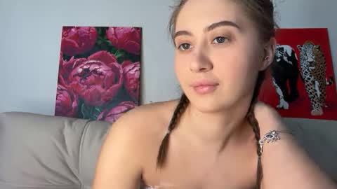 aliceinlustland online show from May 15, 1:08 pm