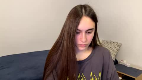 alicekollt online show from May 2, 1:33 am