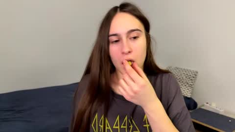alicekollt online show from April 23, 8:21 pm