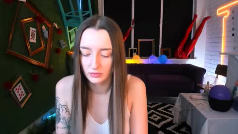 Alice online show from October 6, 12:45 pm