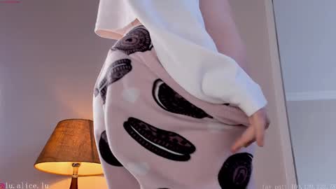 Elle online show from February 5, 10:08 am