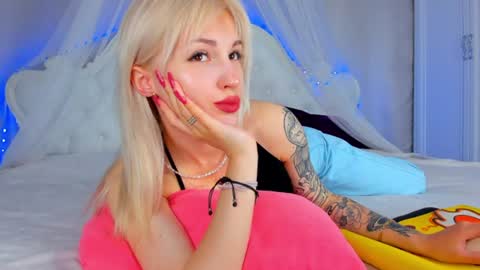 alicemonro online show from June 16, 1:20 am