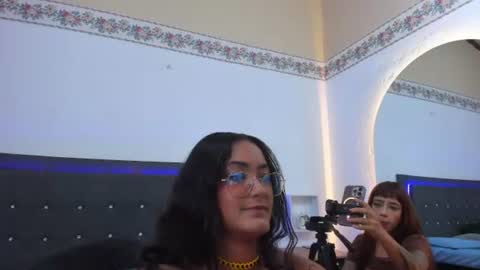 alicemrtnzz online show from June 19, 4:35 pm