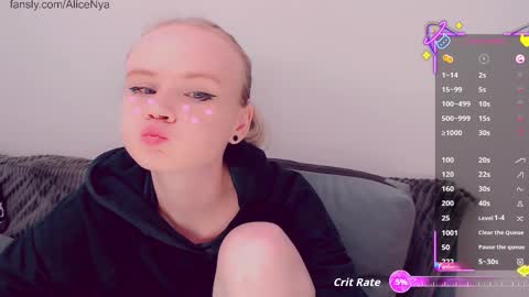 Alice online show from November 12, 6:05 am