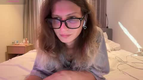 AlicePinkhead online show from March 19, 9:37 am