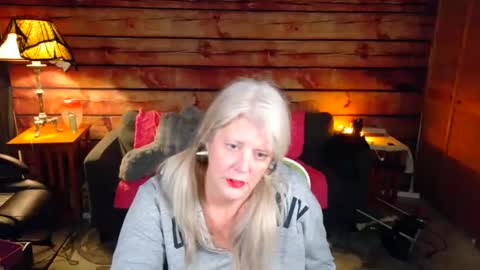 Alices Curiosity online show from October 31, 3:29 am