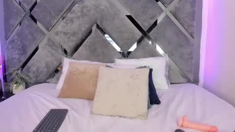 Alice  online show from February 15, 12:37 am