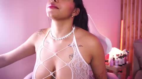 alicia_summer_ online show from June 15, 4:37 am