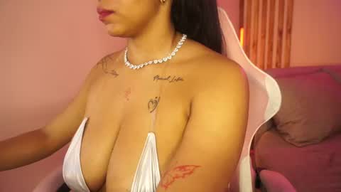 alicia_summer_ online show from June 17, 5:23 am