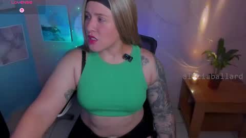 Jennyfer online show from July 6, 8:22 pm