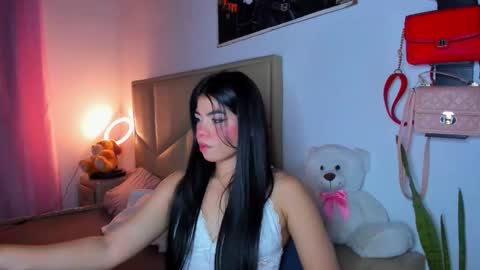 Snapshot of aliciabiden chatting on October 22, 4:26 am aliciabiden online show from October 22, 4:26 am