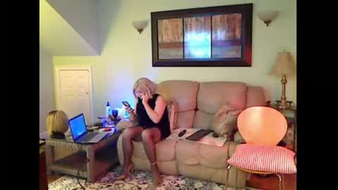 Alicia deHart  Help me reach 1000 Followers. Its FREE online show from March 7, 12:54 am