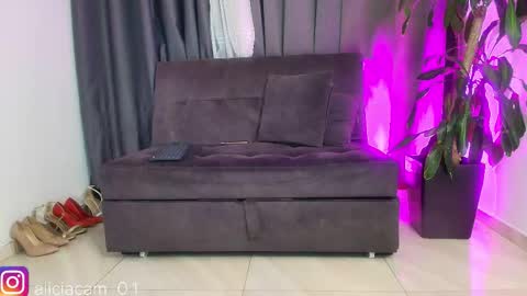 aliciawonderxx online show from November 28, 12:07 am