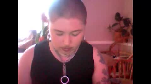 alientboy online show from April 30, 11:31 pm