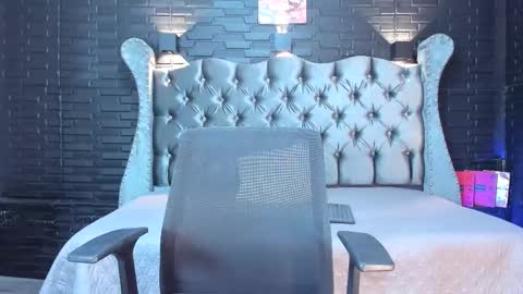 Snapshot of aliice_greco chatting on September 23, 7:09 pm Alice online show from September 23, 7:09 pm