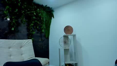 Alice online show from December 22, 8:26 pm