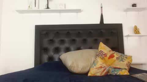 Snapshot of alika_jonhson_ chatting on October 12, 2:04 am alika_jonhson_ online show from October 12, 2:04 am