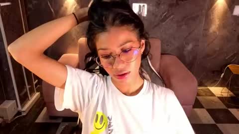 alina_b_ online show from July 13, 1:04 pm
