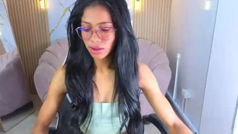 alina_b_ online show from July 7, 12:53 pm