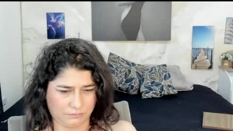 alinabozz1 online show from July 24, 4:31 am