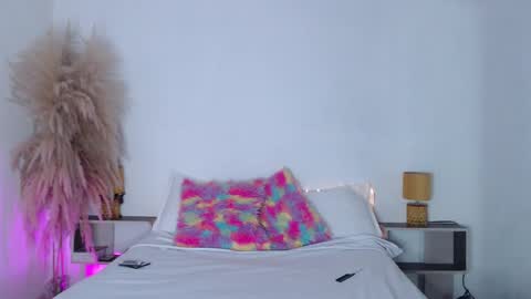 lili online show from February 16, 4:31 am