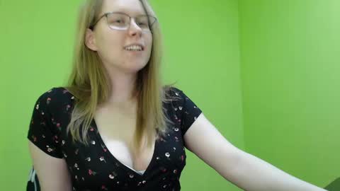 alinasei online show from April 14, 12:30 pm